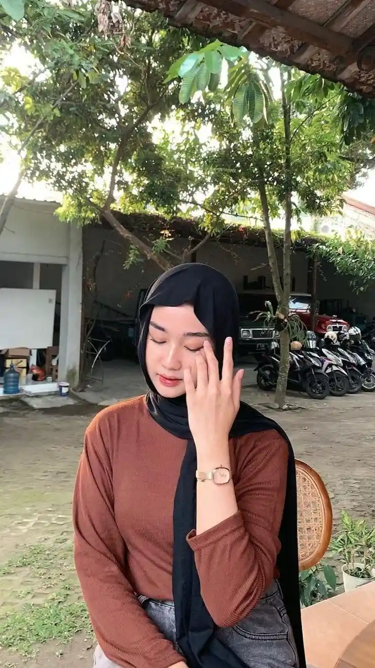 instagram-cute-hijab-girl-dp