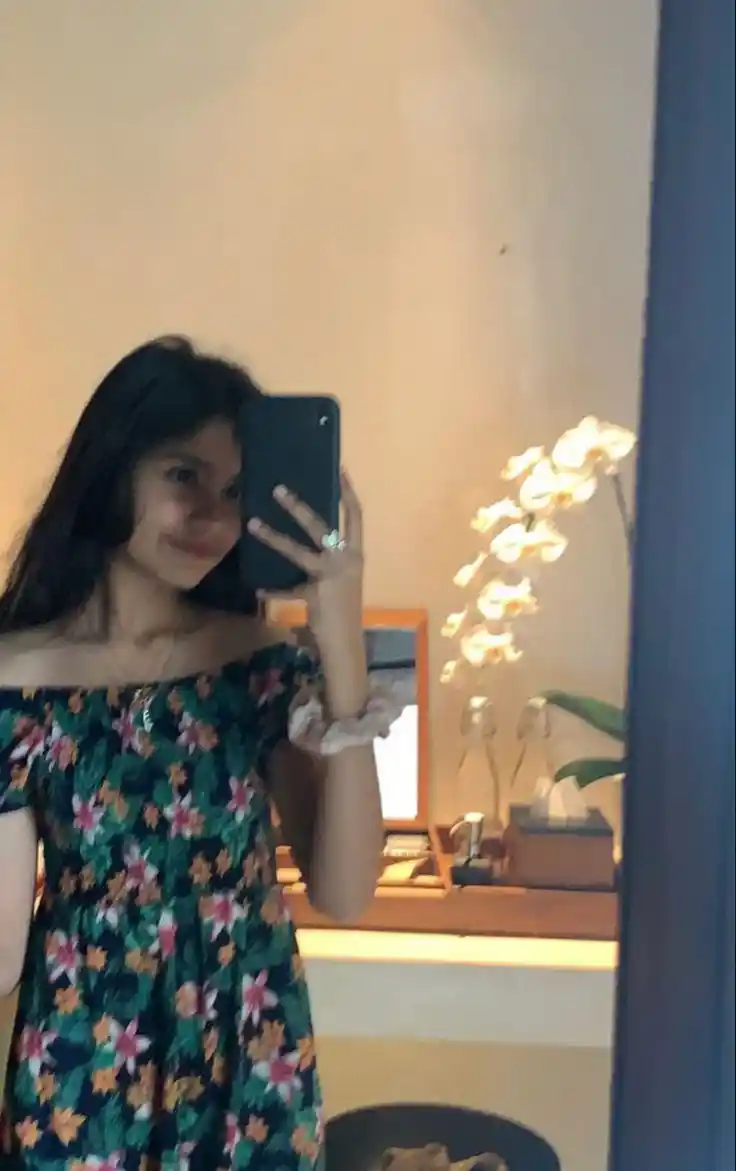 mirror-hide-face-girl-dp