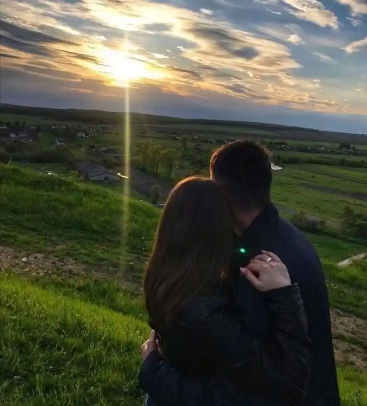 modern-cute-couple-dp