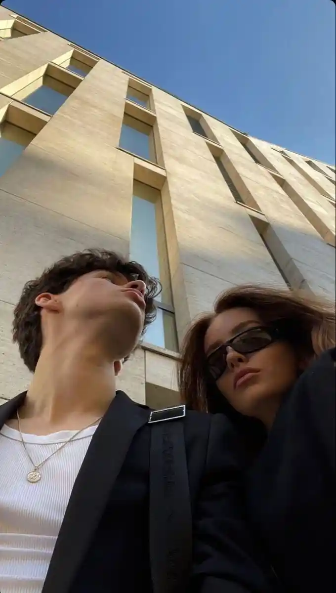 romantic-love-couple-dp