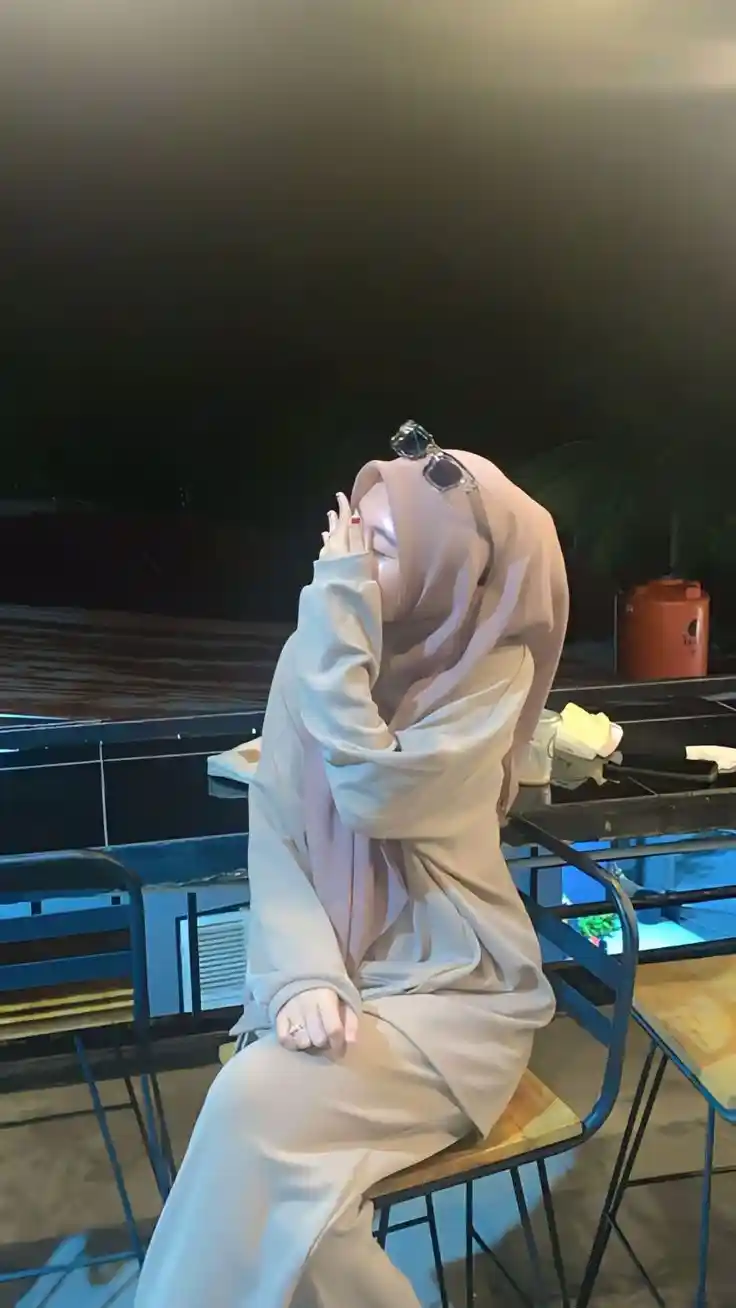 stylish-hijab-girl-dp