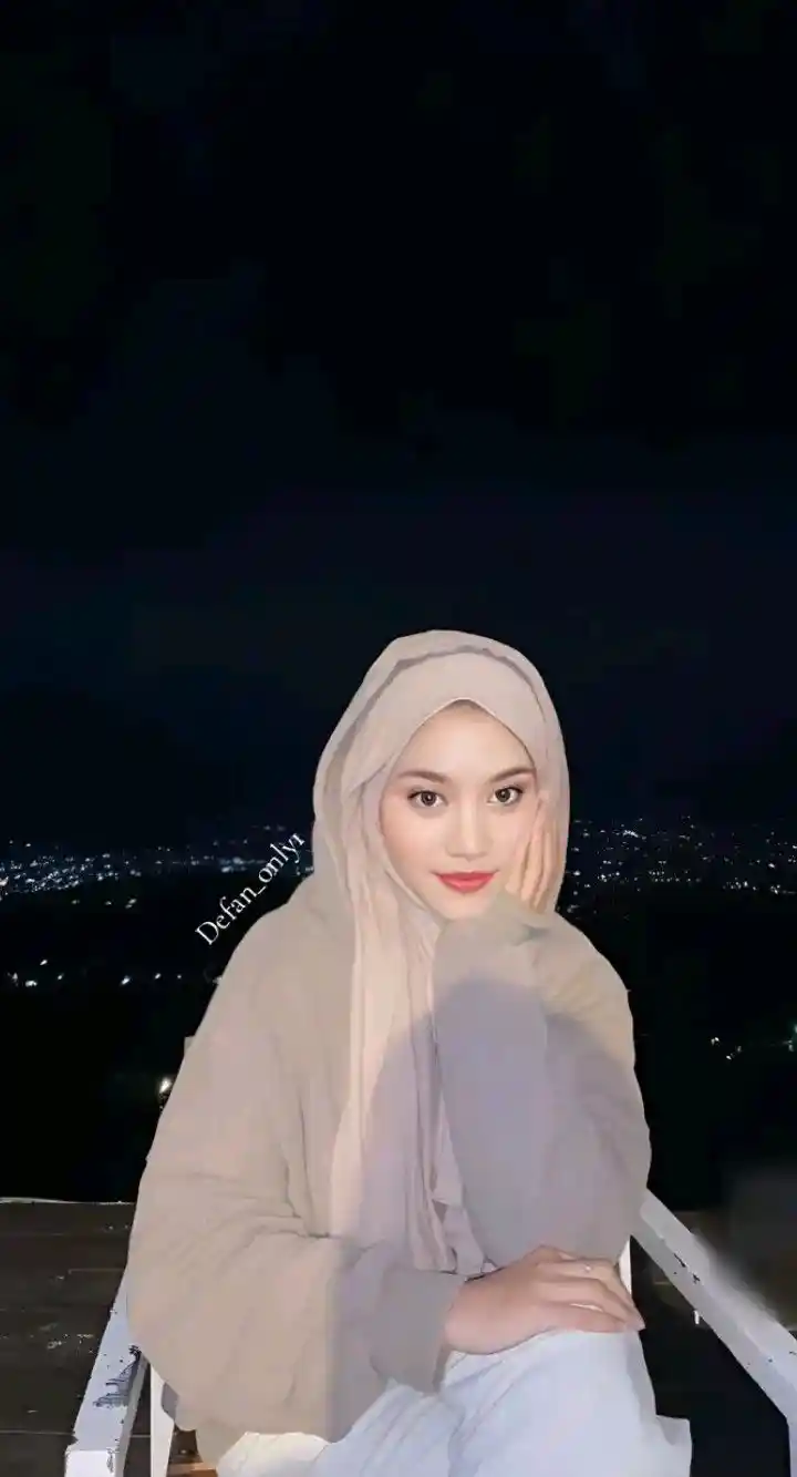 stylish-instagram-hijab-girl-dp